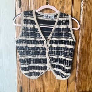 Women’s knitted vintage vest